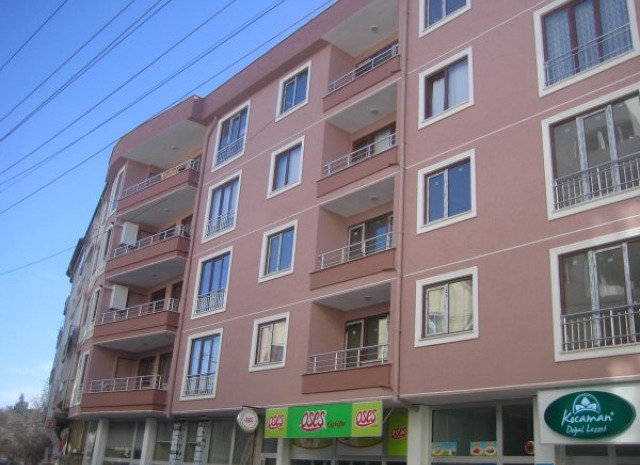Buryap Aslan Apartmanı
